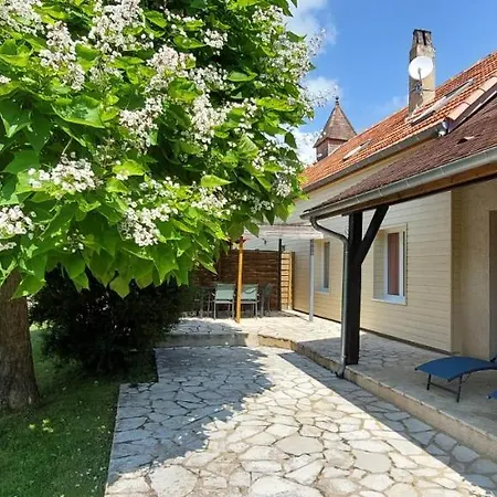 Combe Belle Hébergement de vacances *